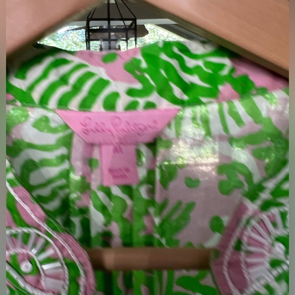 💚🌴💖Lilly Pulitzer💖🌴💚Sarasota Pink & Green Lion Print Beaded Tunic Size Medium - Picture 2 of 5